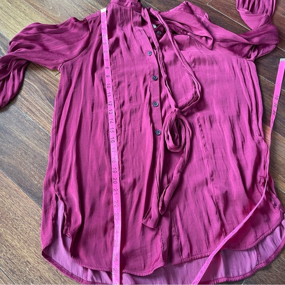 Free People Lala Solid Blouse By Off Beat Burgundy Button Down Blouse Bow Small - Picture 15 of 16